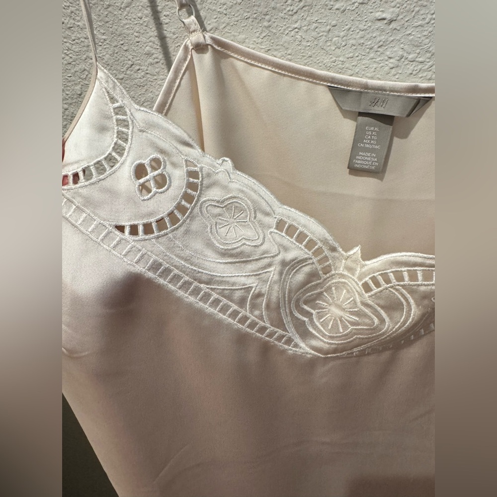 HM satin embroidered tank top camisole - Picture 2 of 3